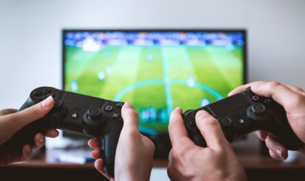 objevte svět her s naší širokou nabídkou zábavních her pro všechny věkové kategorie. hrajte online, získejte nové dovednosti a užijte si hodiny zábavy se svými přáteli nebo rodinou.