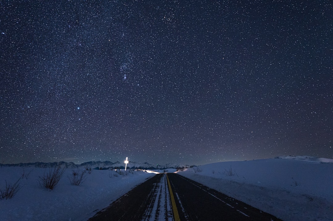 objevte nekonečný vesmír ve hře starfield, kde na vás čekají vzrušující dobrodružství, neprobádané planety a hluboký příběh. připravte se na cestu do neznáma!